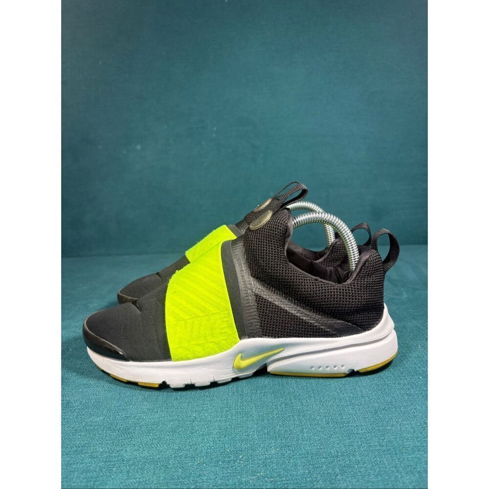 Nike Presto Extreme GS Black Volt Slip-On Running Shoes Size 6Y Women’s 7.5